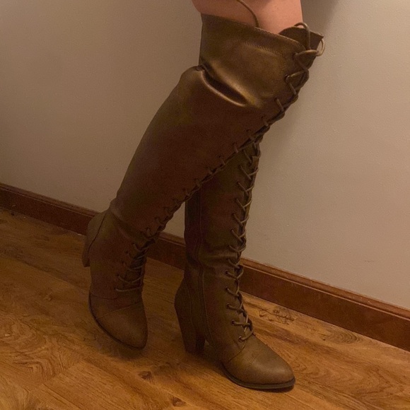 NWOT Forever Over knee Lace-up Leather Boots Size 10 - Picture 4 of 16